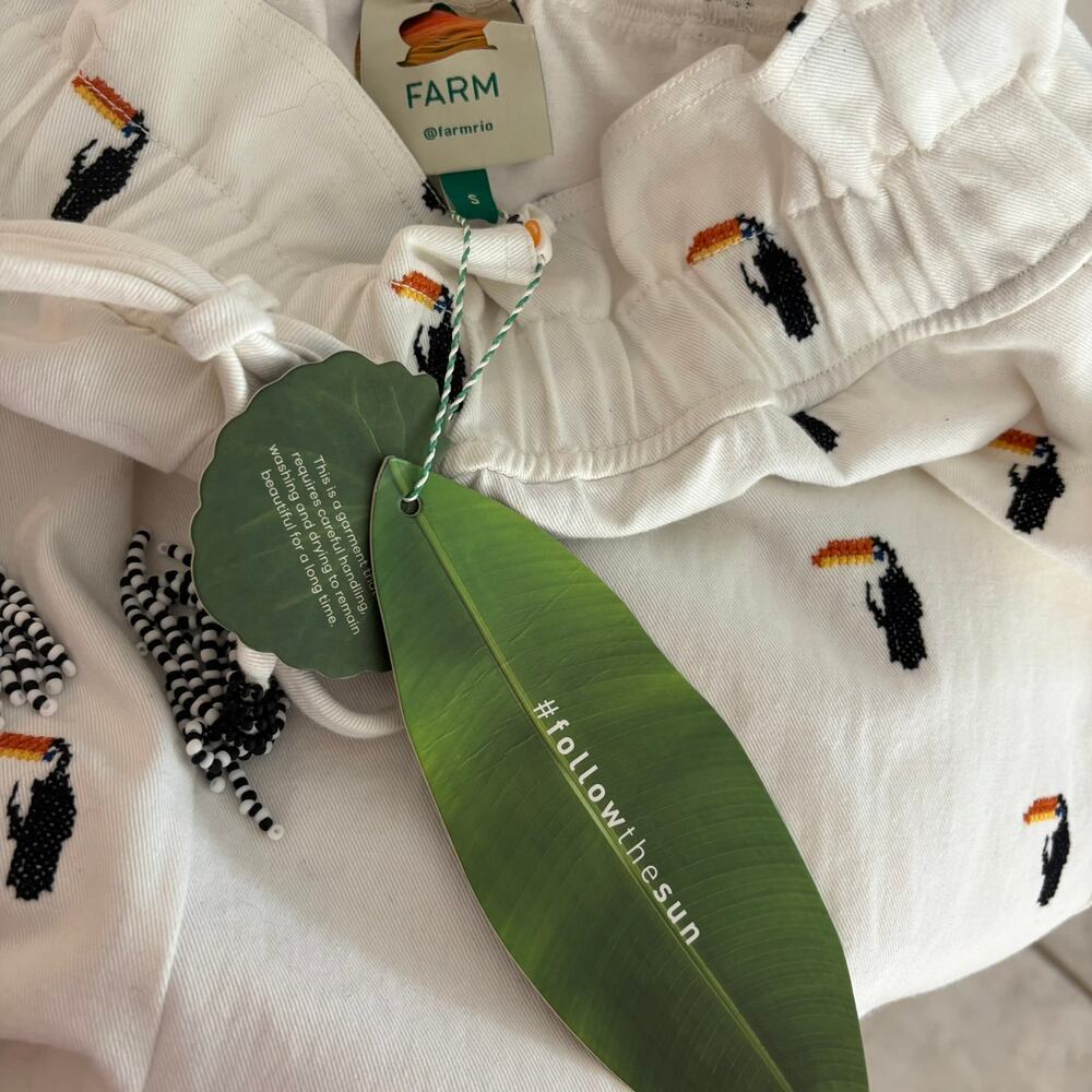 New Farm Rio Embroidered Beaded Tucano Toucan Pants White Size Small - Picture 10 of 11